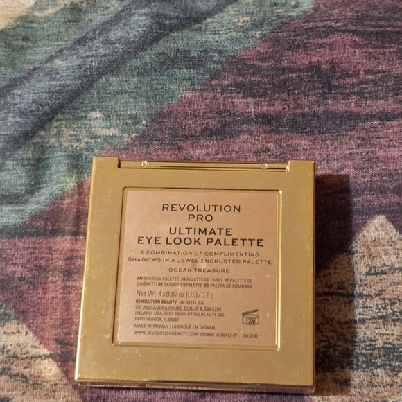🌊💎 Revolution Pro Ultimate Eye Look Palette – Ocean Treasure | Brand New - Picture 3 of 3